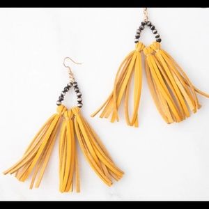 Plunder Taye Yellow earrings